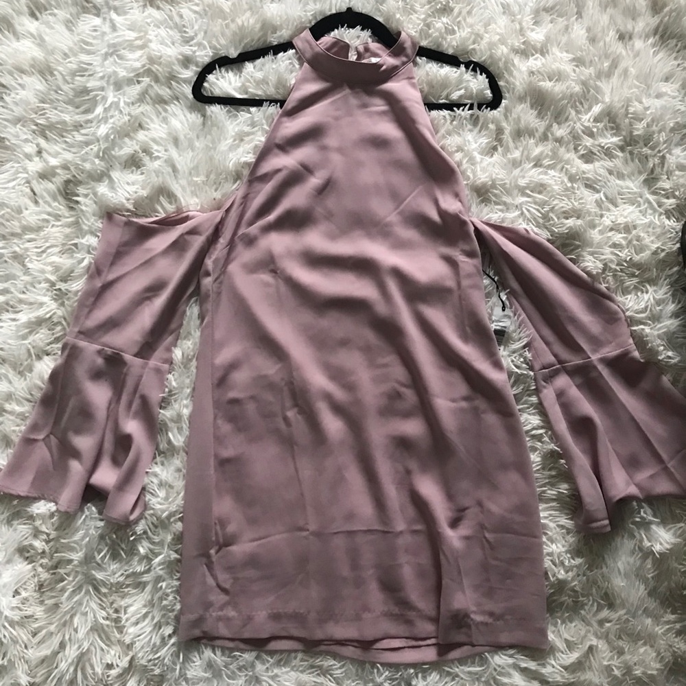 Dusty Pink cold shoulder dress with flowy long sleeves. Forever 21, size M
